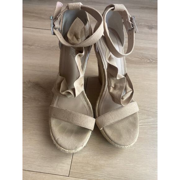 Charles by Charles David sandals women’s 7.5 tan suede Brooke cork wedge ruffle - Picture 3 of 6